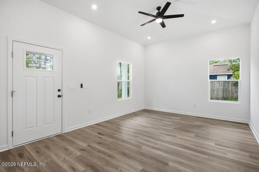 Photo of 12164 LYONS Street