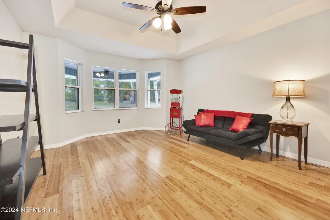 Photo of 334 N COUNTY ROAD 315