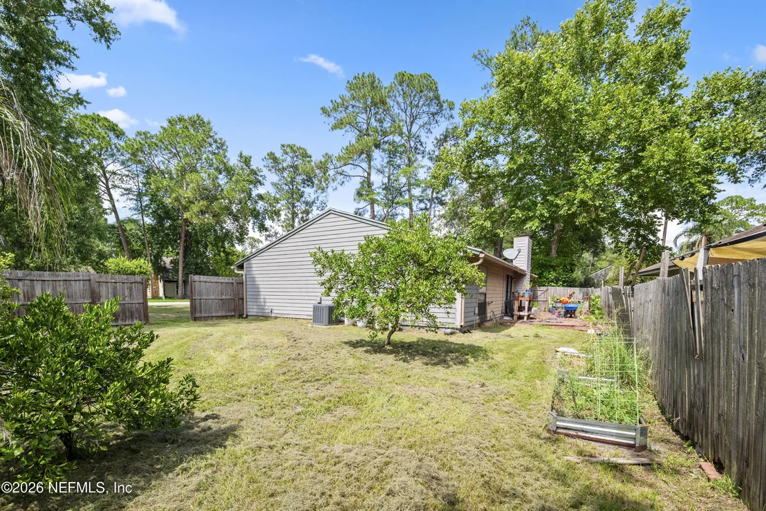 Photo of 4208 QUEENSWAY Drive