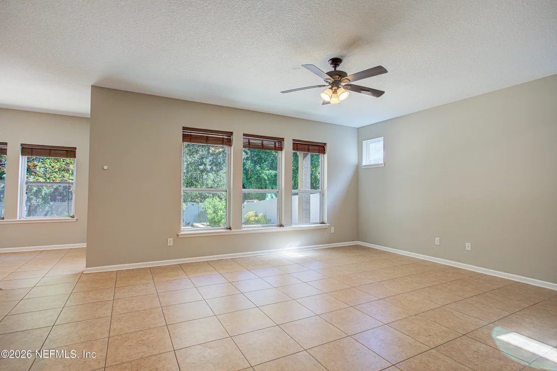 Photo of 40 HOWLAND Drive