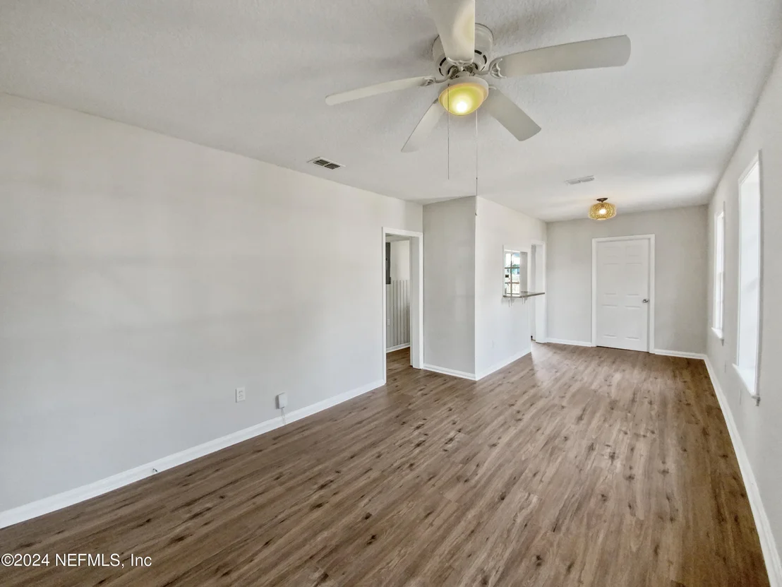 Photo of 2959 COLLIER Avenue