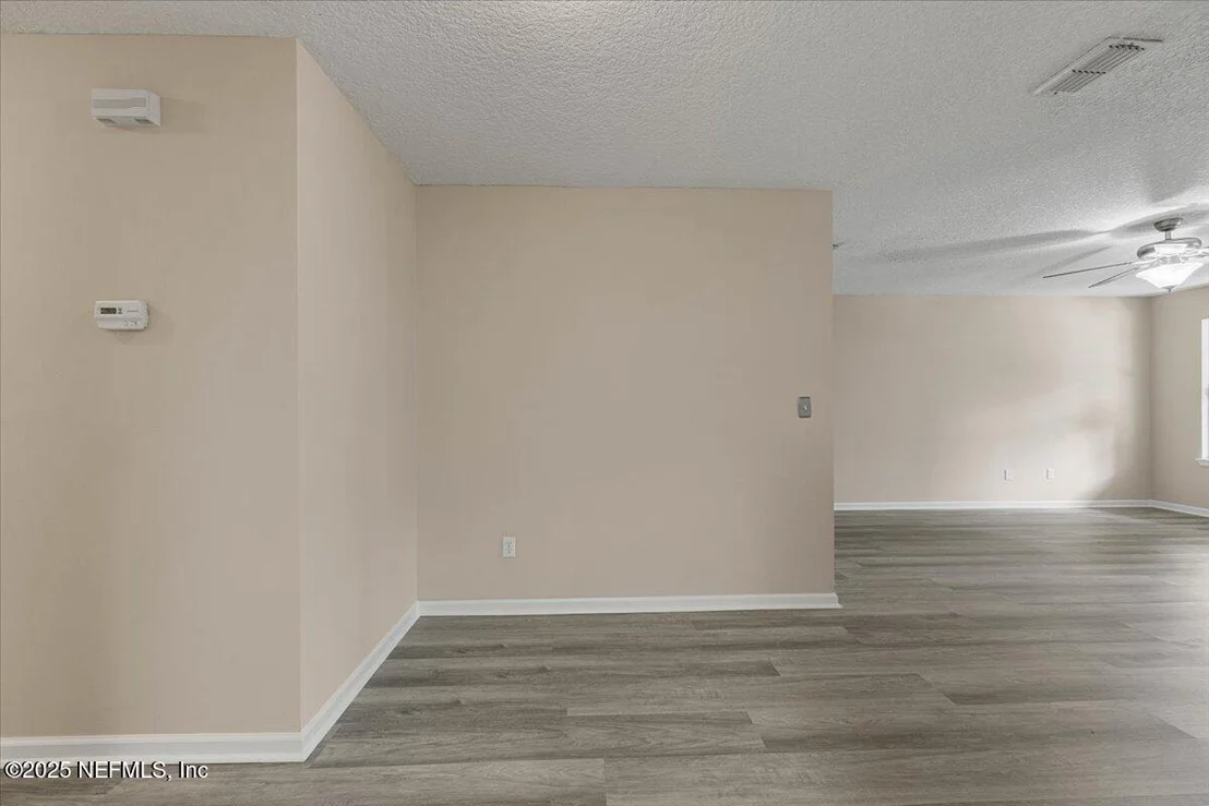 Photo of 4527 CLAIRMONT Road