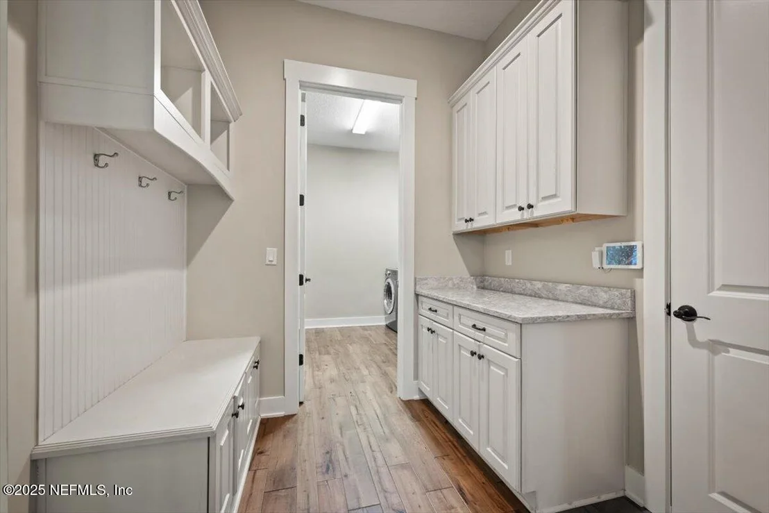 Photo of 305 SEAHILL Drive