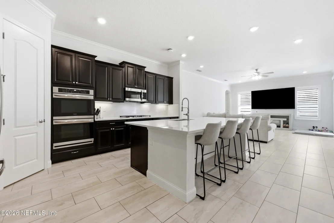 Photo of 44 BRASILLA Avenue