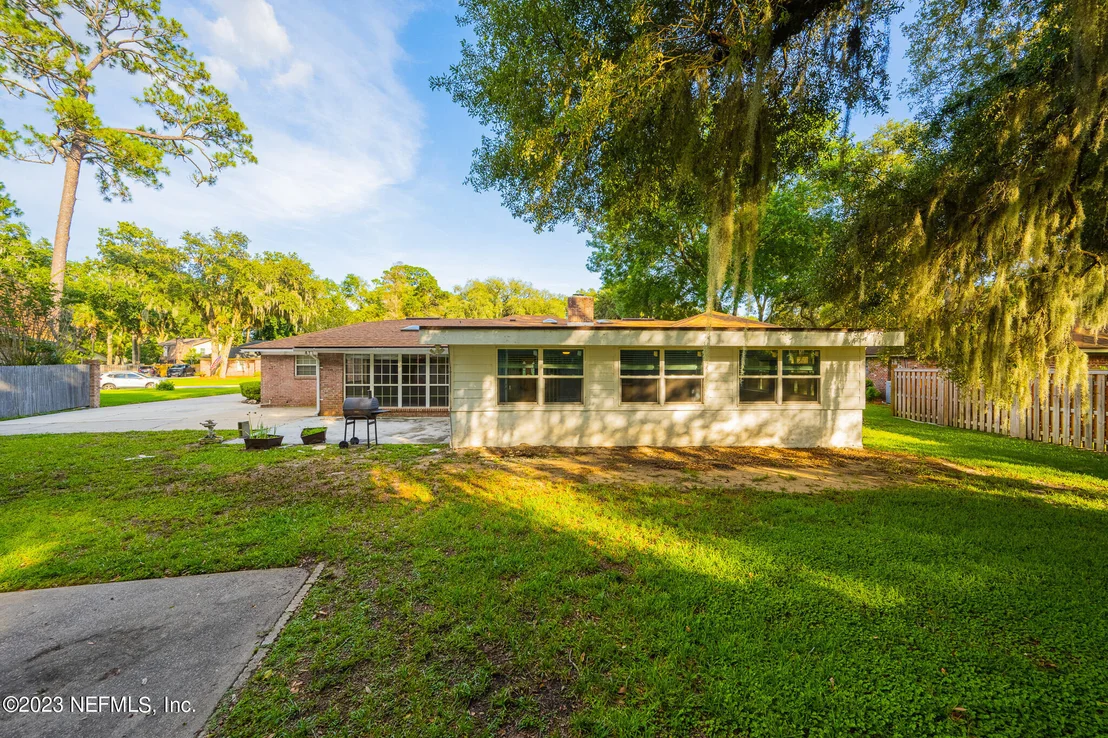 Photo of 4442 RIVER TRAIL Road