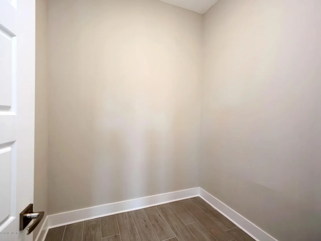 Photo of 232 DAVIS Street