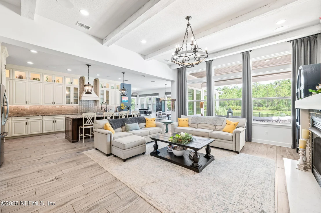 Photo of 681 GLENNEYRE Circle