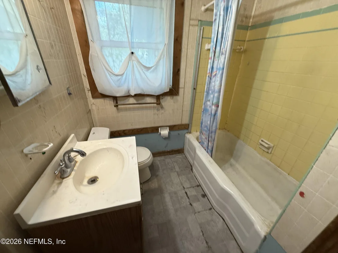 Photo of 6453 SOLANDRA Drive