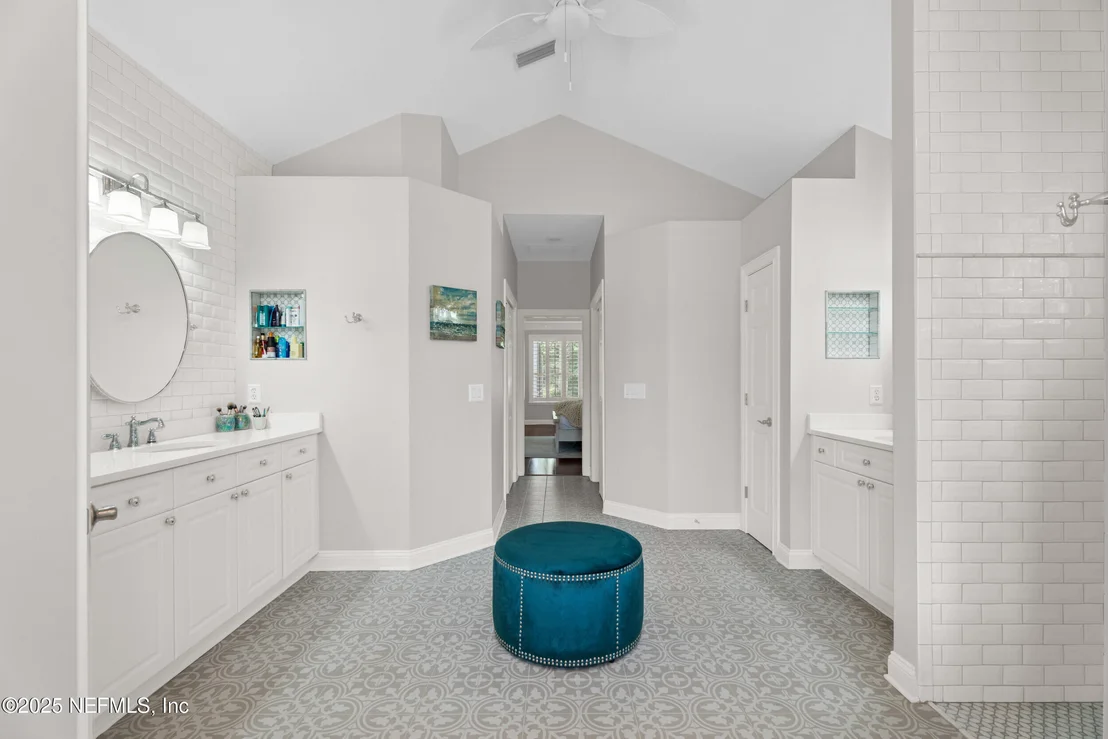 Photo of 389 SUMMERSET Drive