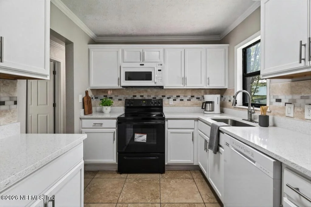 Photo of 1108 LEEDA Drive
