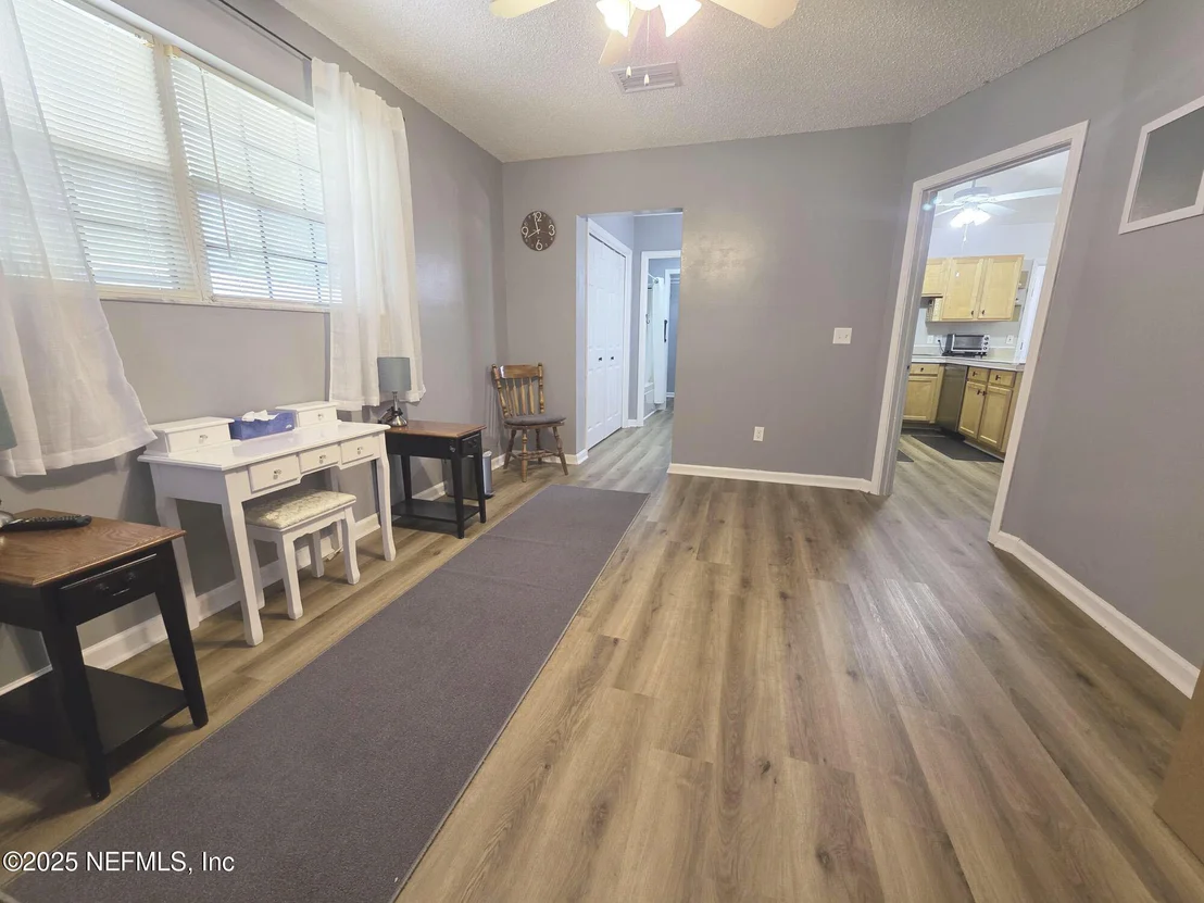 Photo of 231 3RD (INCLUDES ADJACENT LOT) Street W