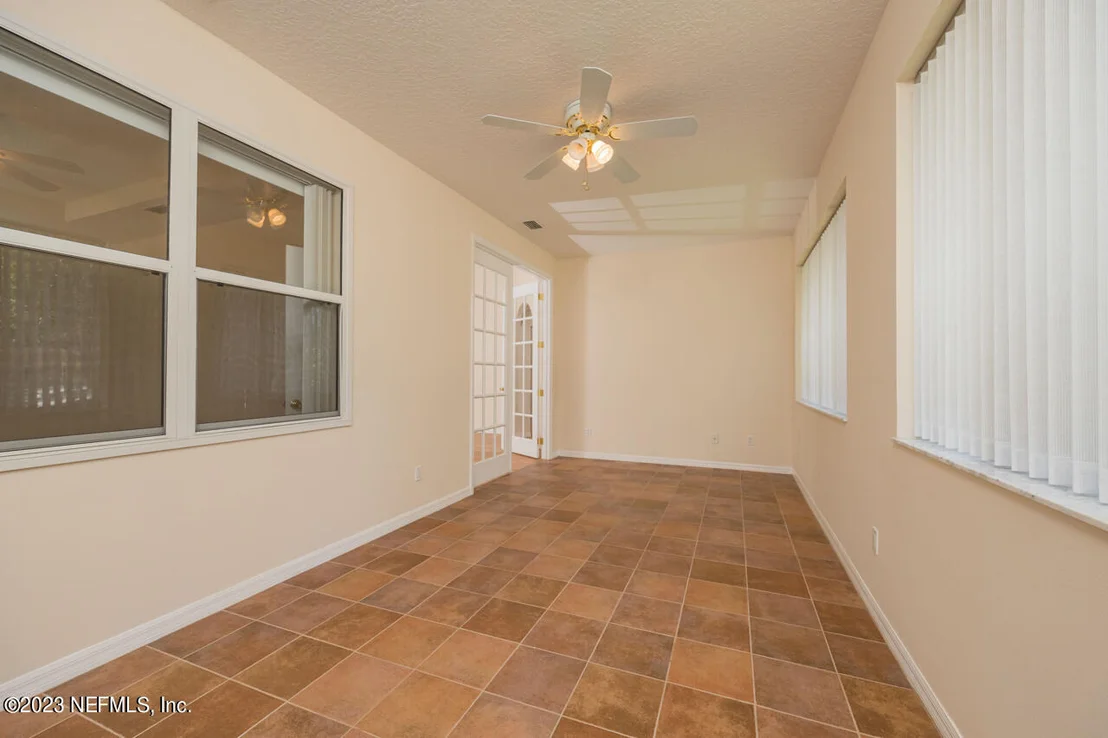 Photo of 601 KNOLLWOOD Lane