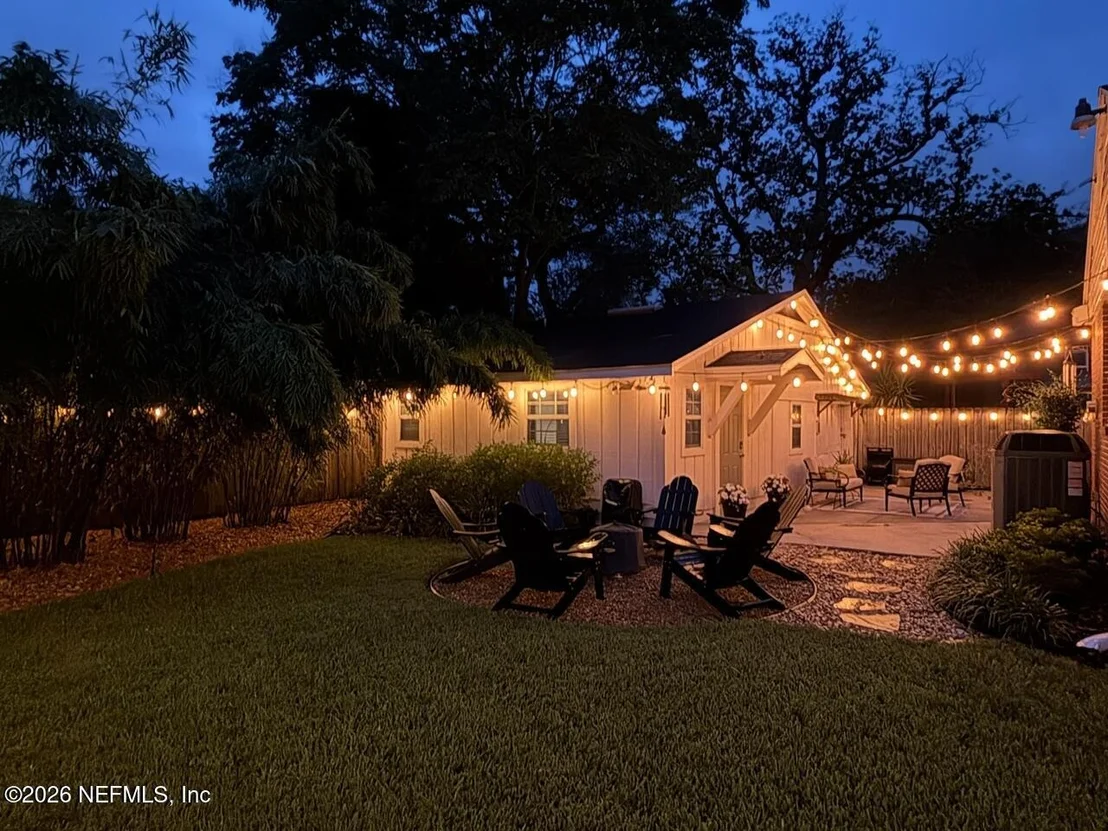 Photo of 1692 PERSHING Road