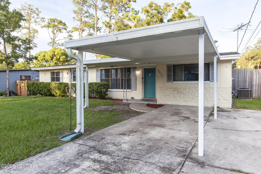 Photo of 2233 LA VALLE Drive