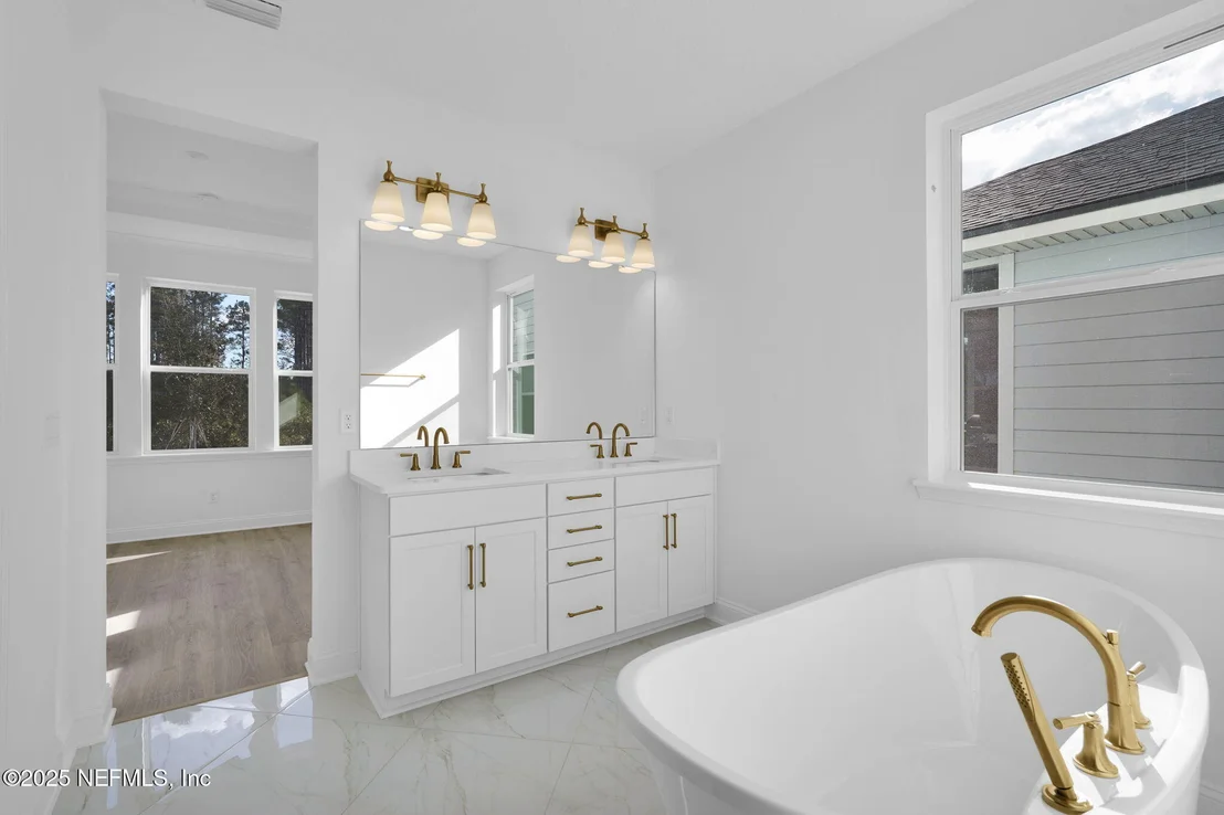 Photo of 299 REFLECTIONS Avenue