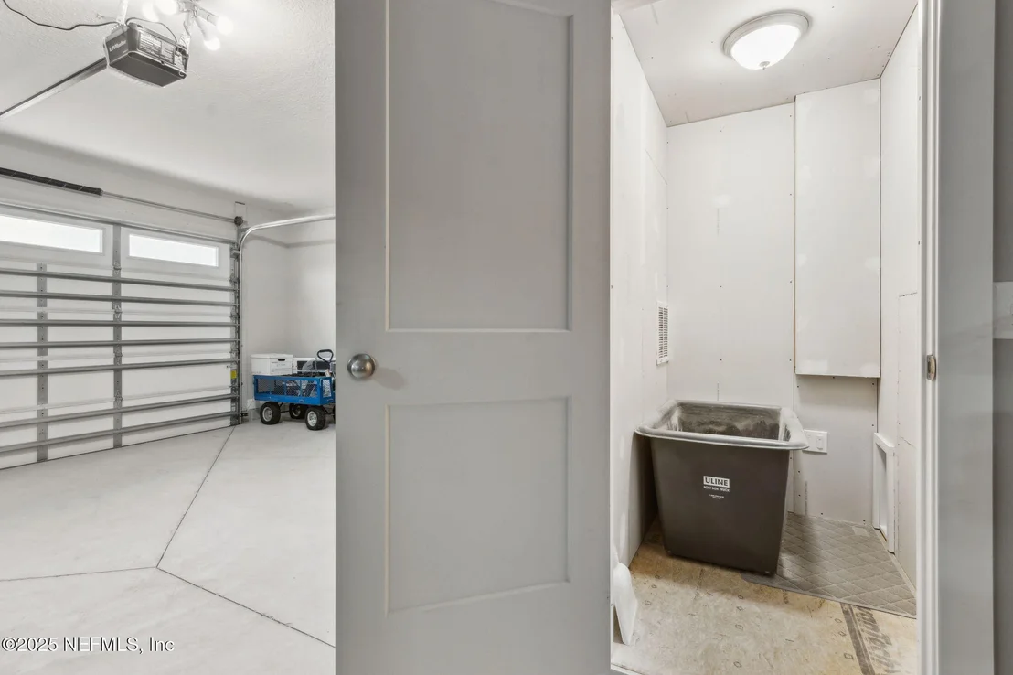 Photo of 85558 FALL RIVER Parkway