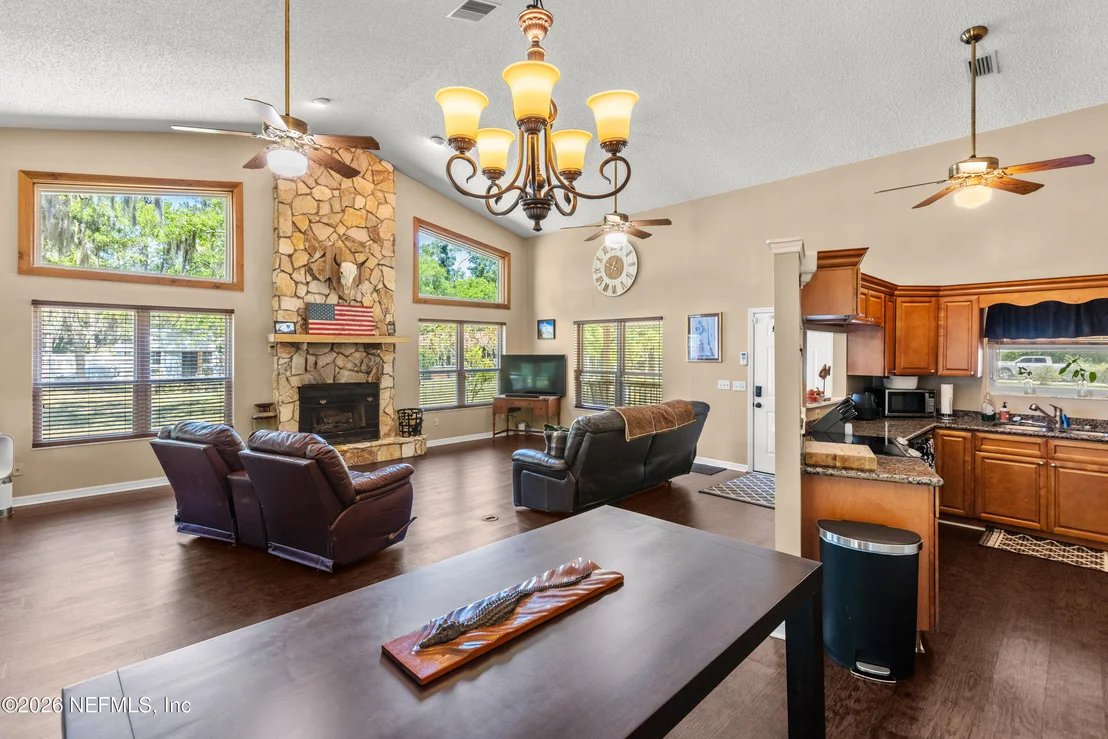 Photo of 5930 ISLAND Road