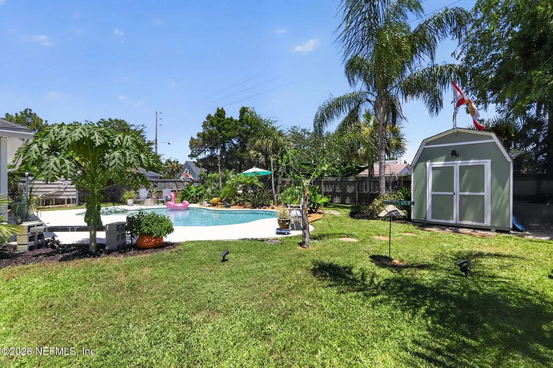 Photo of 1115 PALM Circle