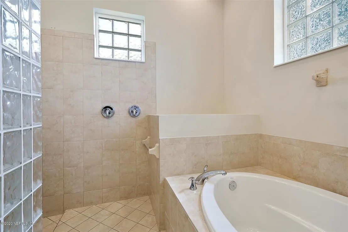 Photo of 305 TAVISTOCK Drive