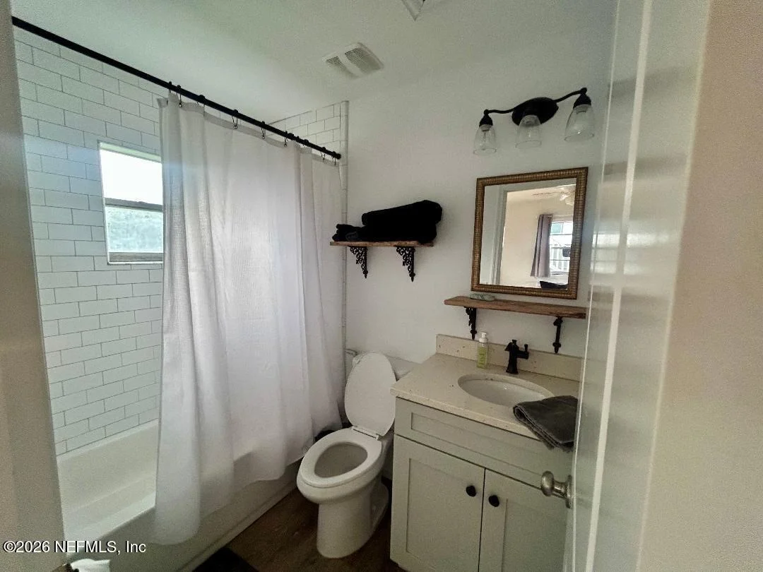 Photo of 32 E PARK Avenue