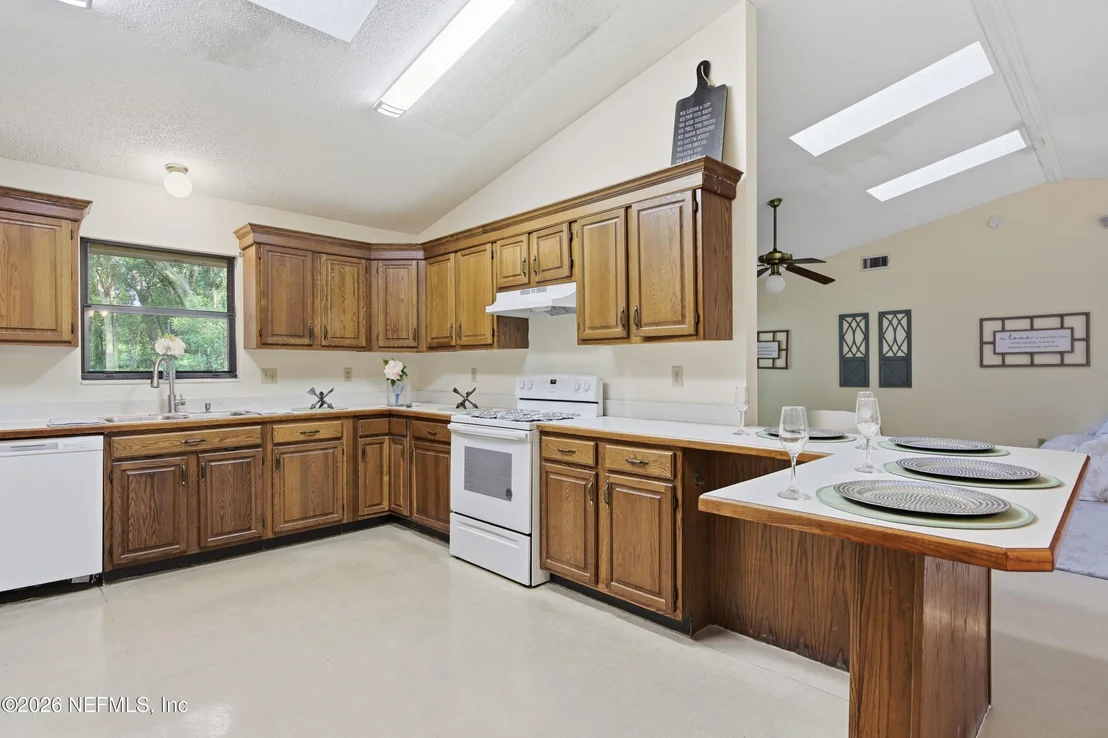 Photo of 681 MICKLER Road