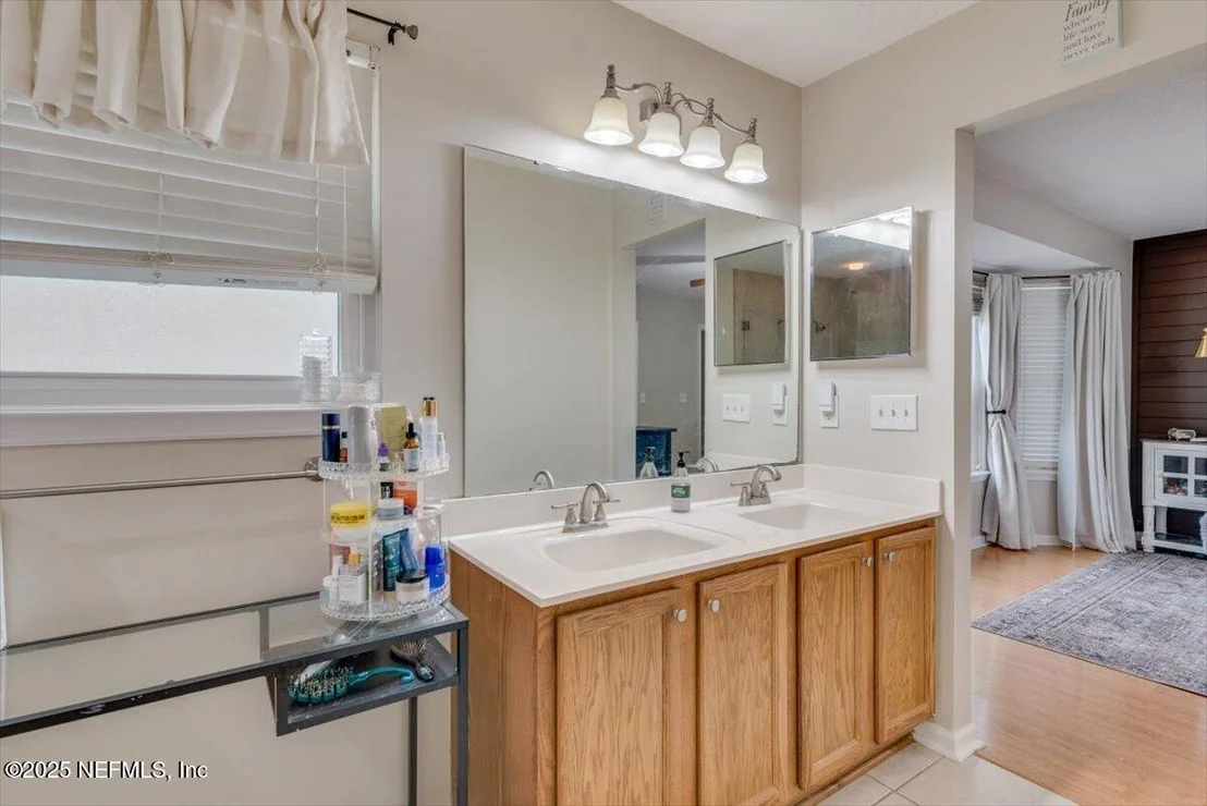 Photo of 184 SOUTHLAKE Drive