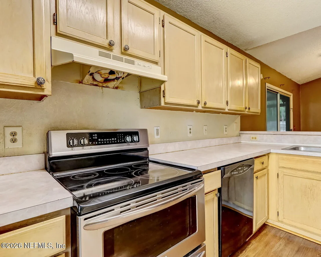 Photo of 8479 THREE CREEKS Boulevard