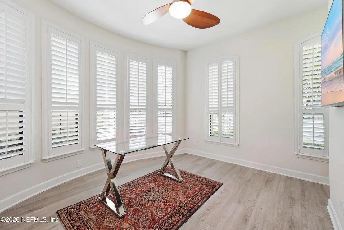 Photo of 804 STELLING Court
