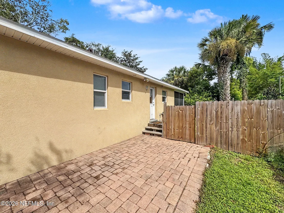 Photo of 22 BERNARD Street