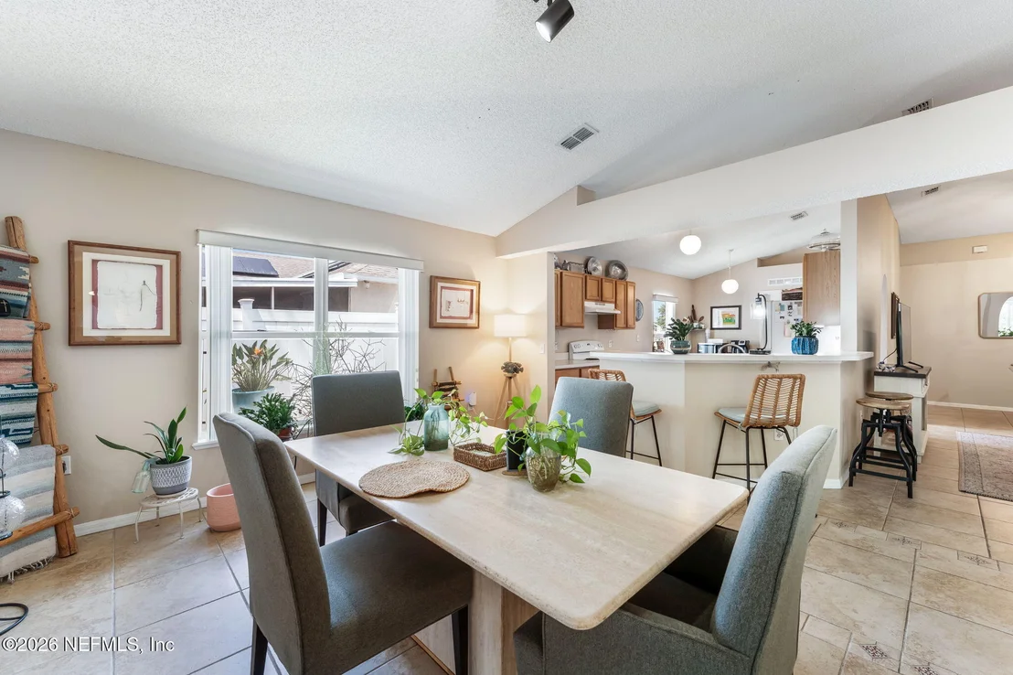 Photo of 2274 PEERLESS Lane W