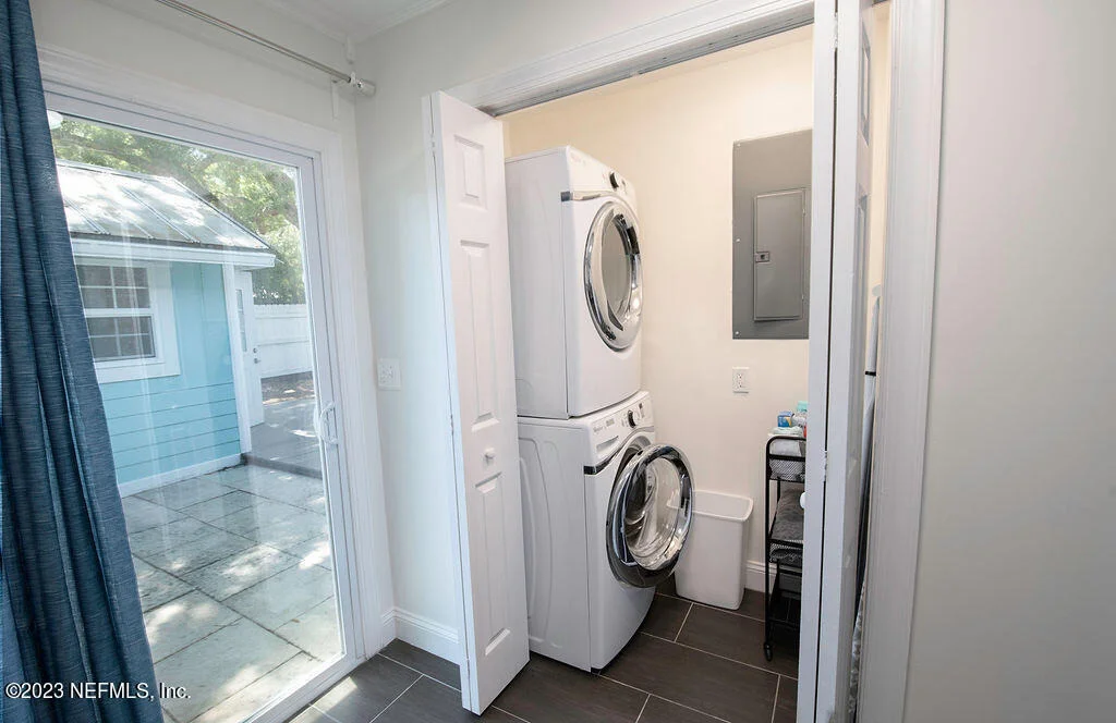 Photo of 405 E Street