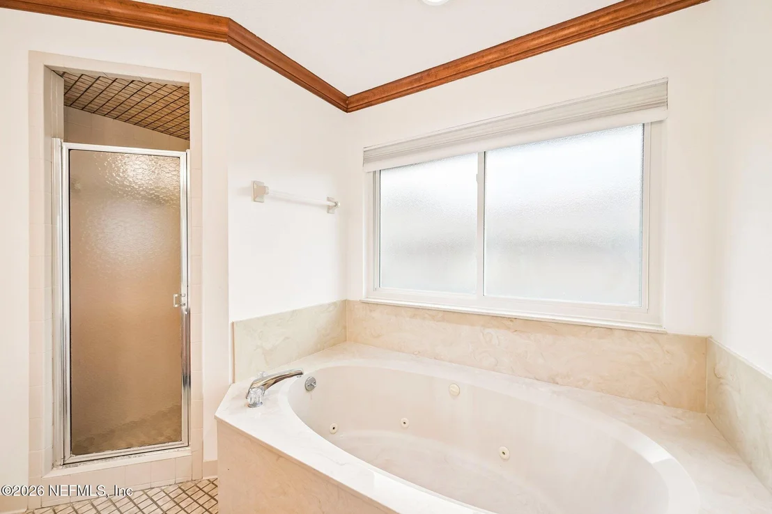 Photo of 331 OAK Drive S