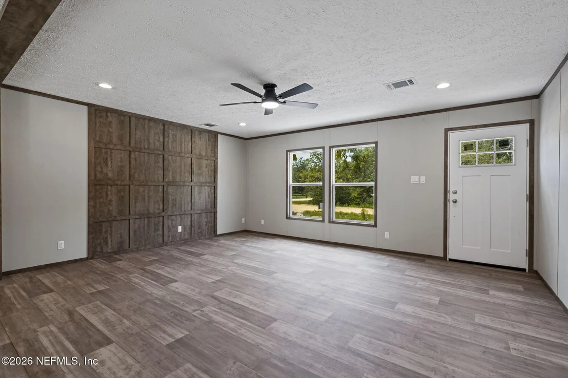 Photo of 7607 OAK FOREST Road