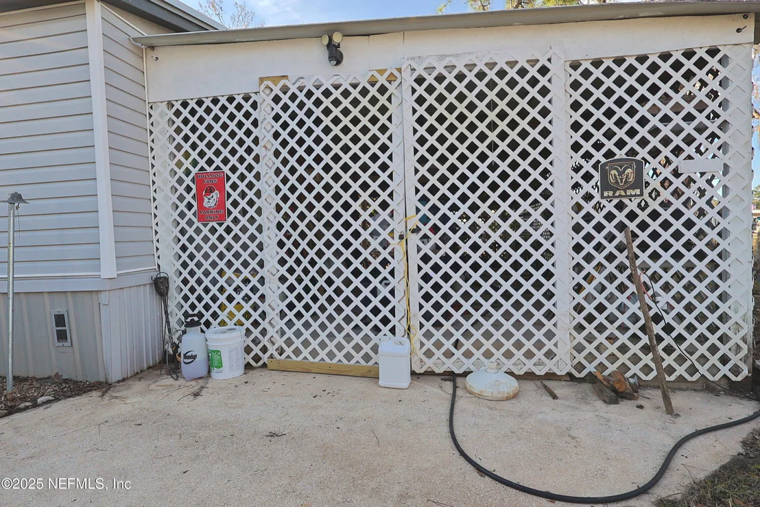 Photo of 138 EDGEWATER Road
