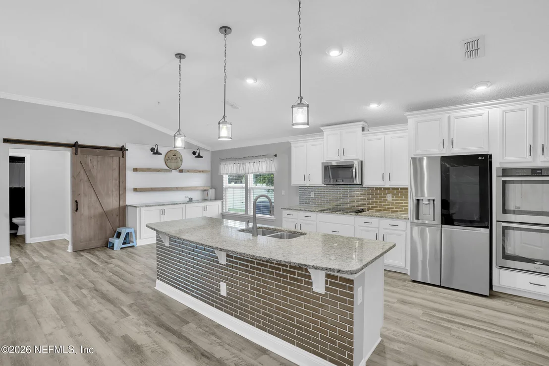 Photo of 192 E POSITANO Avenue