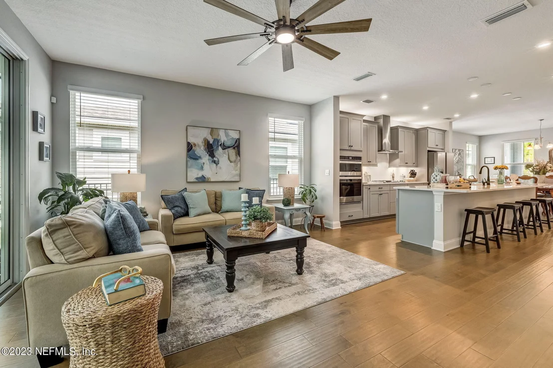 Photo of 214 HOPTREE Place