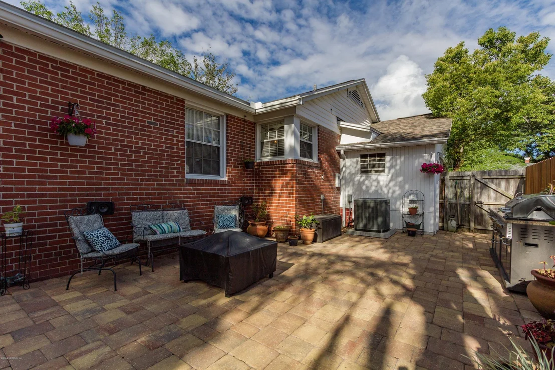 Photo of 2150 TRAYMORE Road