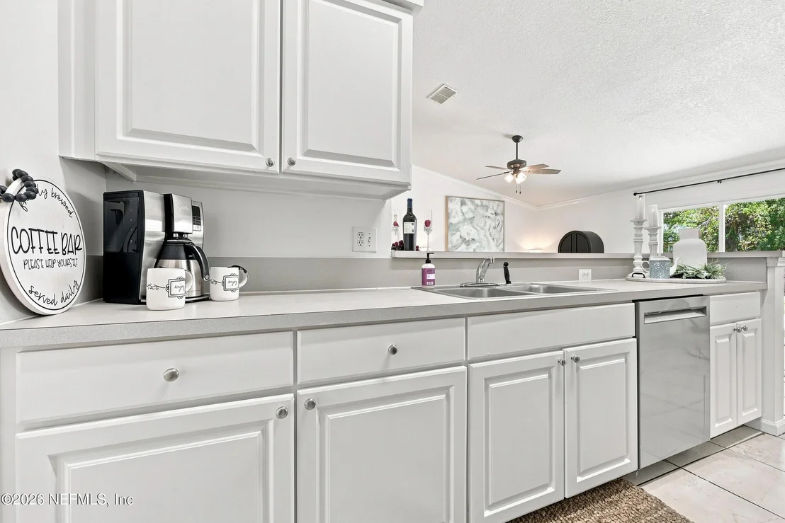 Photo of 12079 SUNCHASE Drive