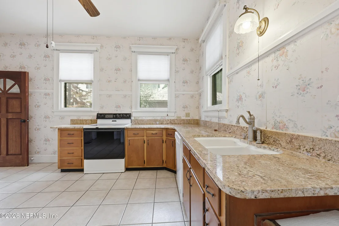 Photo of 520 RIVER Street