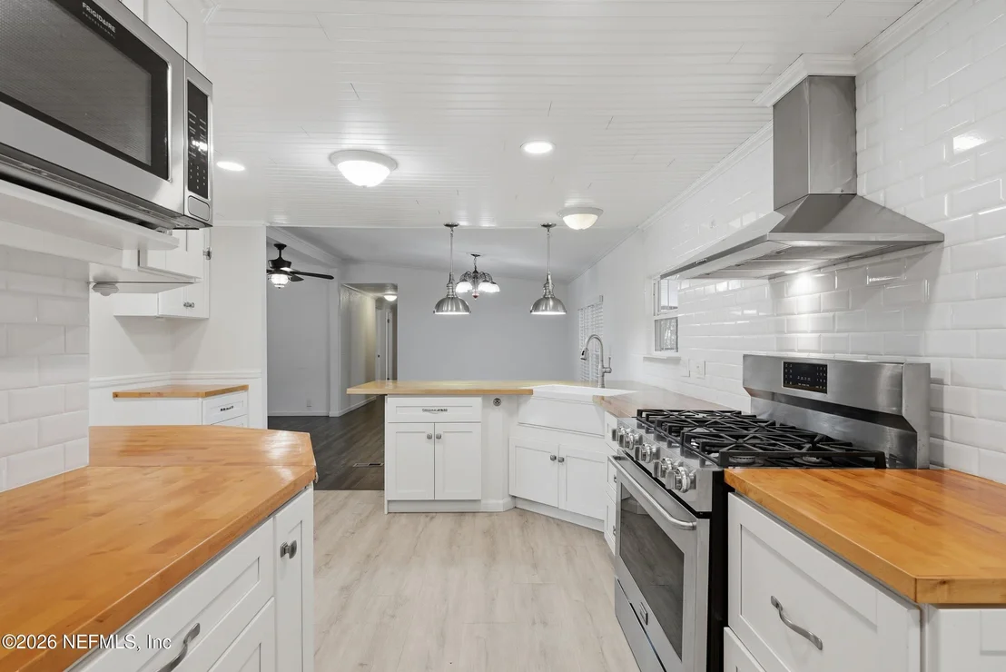 Photo of 6737 HIGHLAND Drive