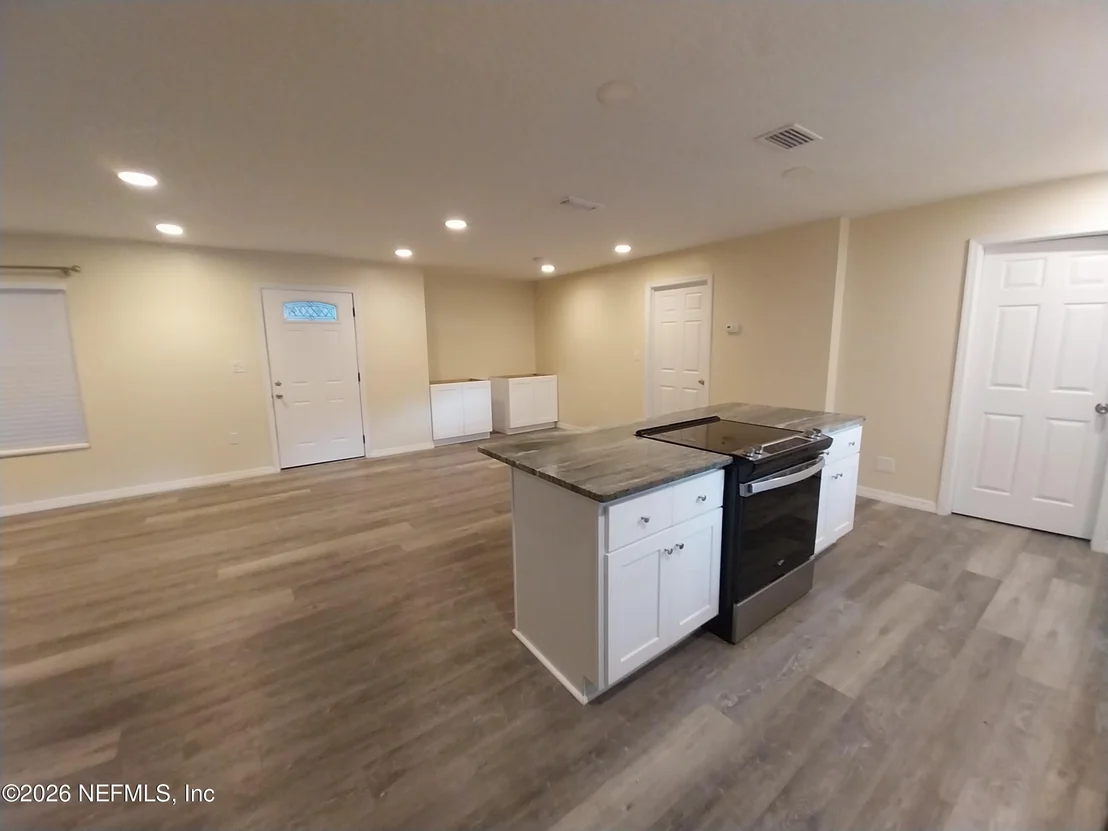 Photo of 855 S HOLMES Boulevard