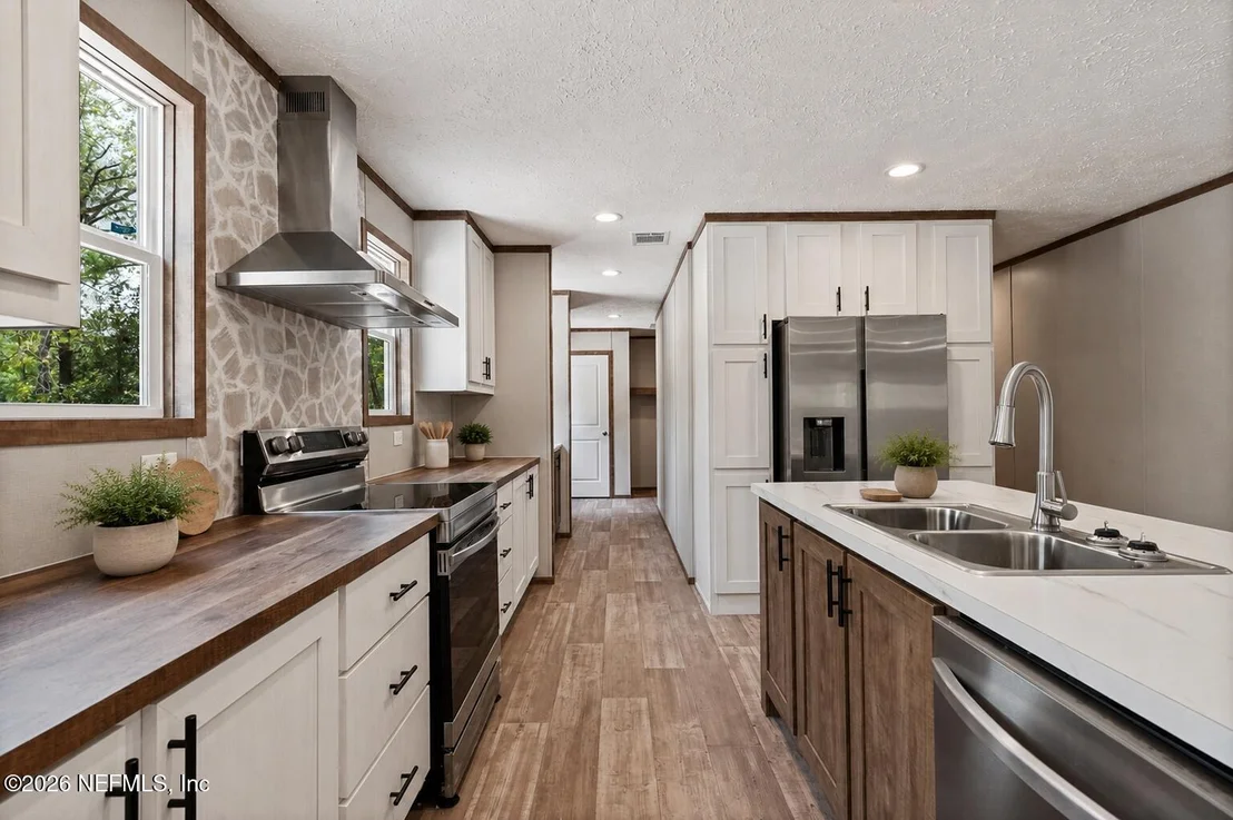 Photo of 7607 OAK FOREST Road