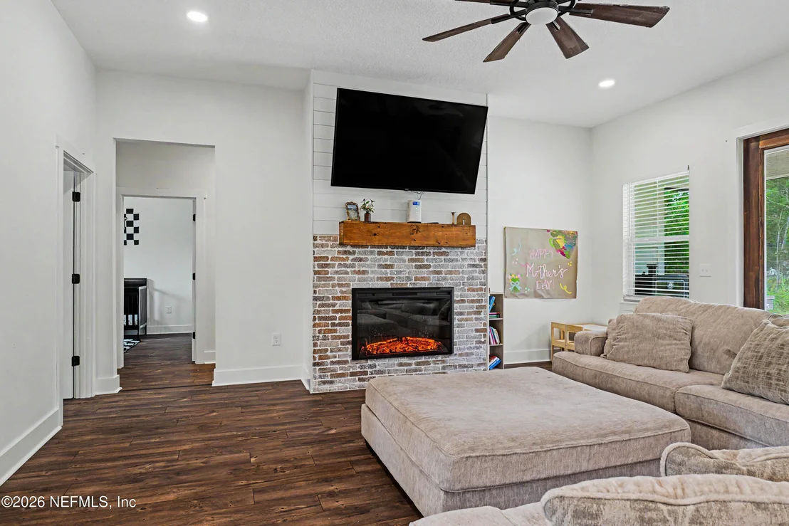 Photo of 44024 BREEZY Lane