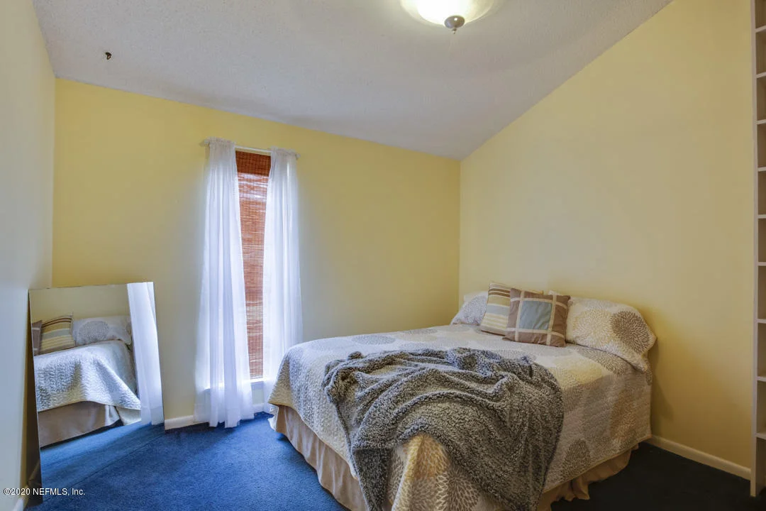Photo of 2428 OAKVIEW Drive