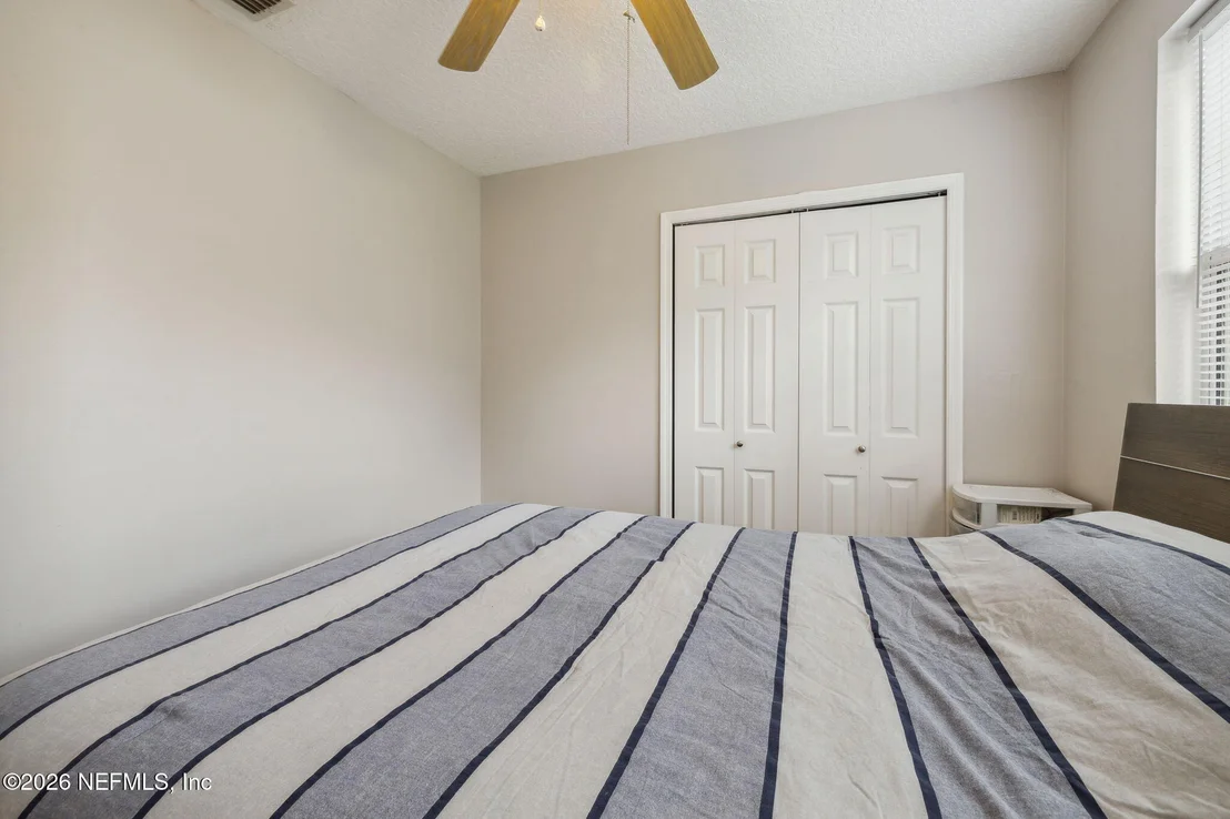 Photo of 7403 ROSLYN Road