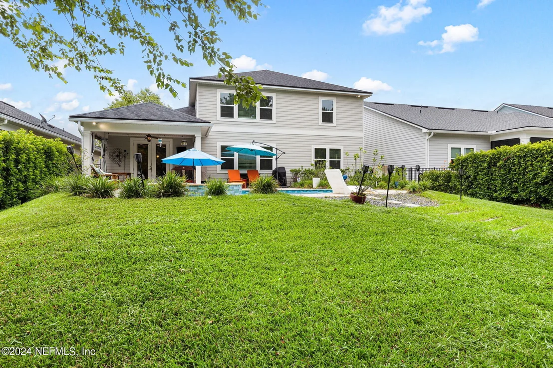 Photo of 387 PALISADE Drive