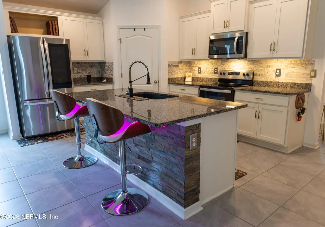 Photo of 68 OAKLEAF Way