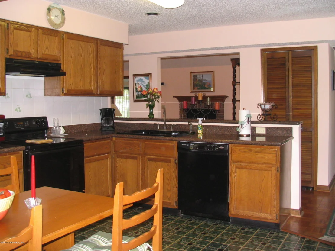 Photo of 2141 W AZTEC