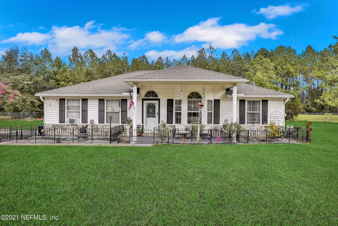 Photo of 3133 VERONICA Avenue