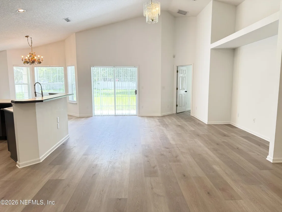 Photo of 200 NOTTINGHAM Drive W